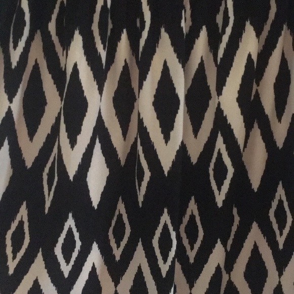 Patterned Dress - Picture 2 of 3